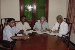 At the signing of the Order establishing the University of Colombo School of Computing in 2002. l-r Prof. V. K. Samaranayake, Director, ICT, Prof. Tilak Hettiarachchi, Vice Chancellor, Prof. R L C Wijesundara and Dr. N D Kodikara